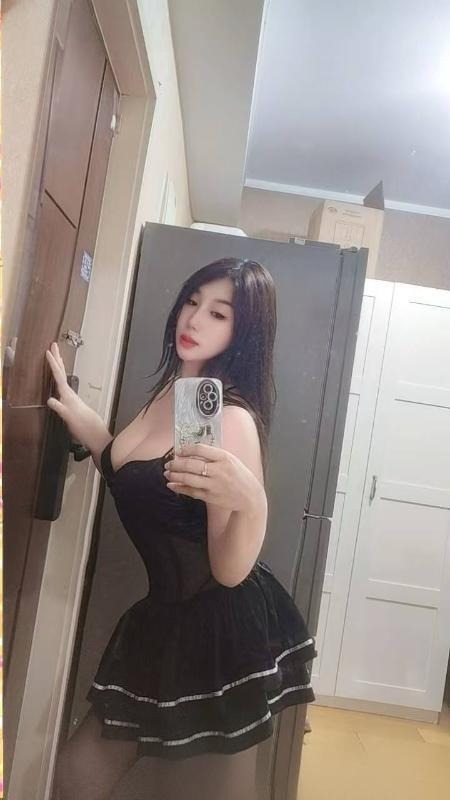 身材高挑丰满大胸老师