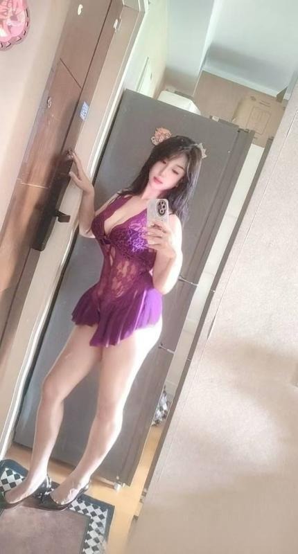 身材高挑丰满大胸老师
