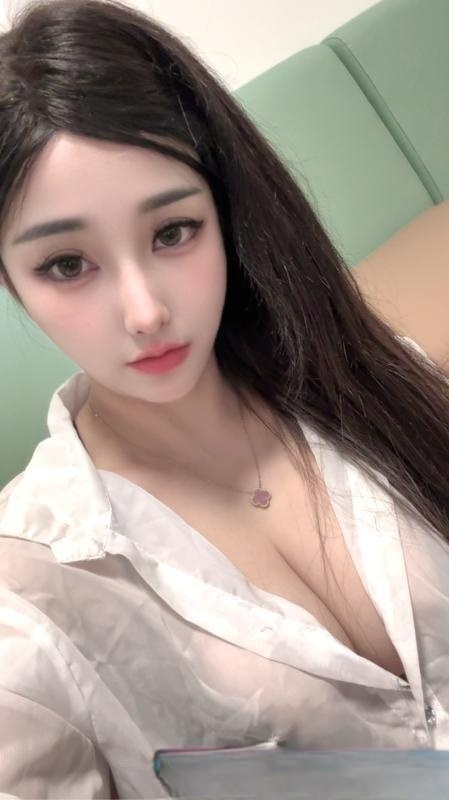 大胸颜值小姐姐