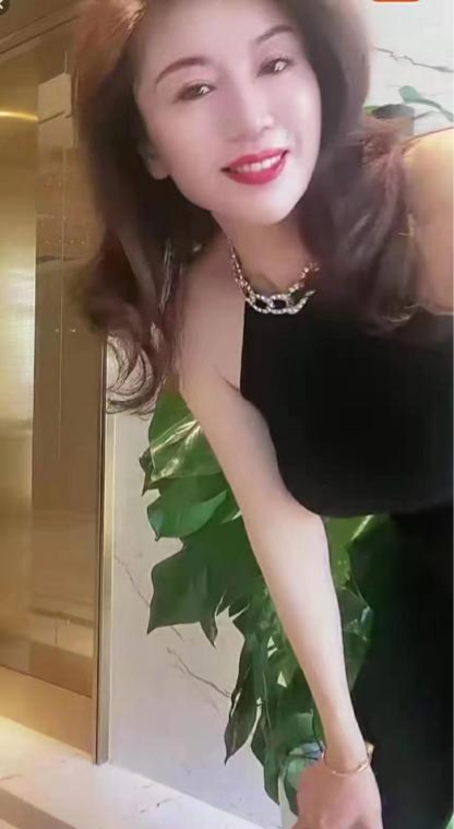 体验喷水梅姐