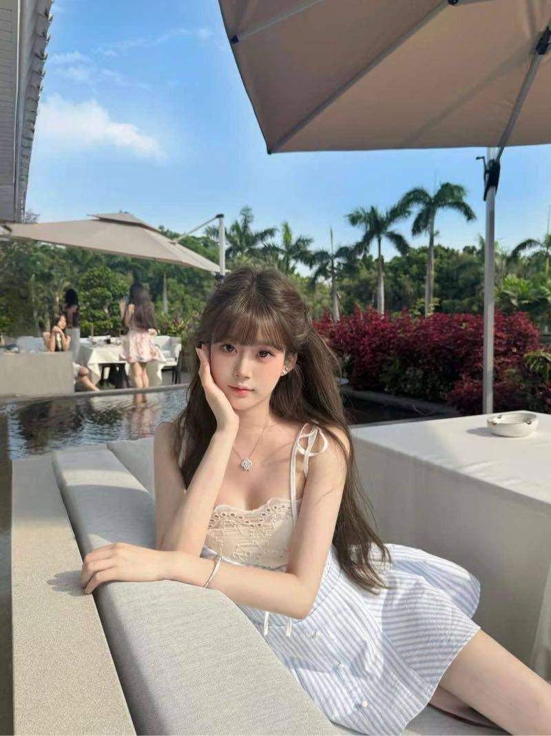 后入大胸美少女