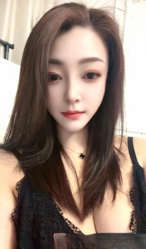 大胸风骚悠米