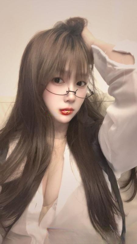 八爪椅明艳少妇