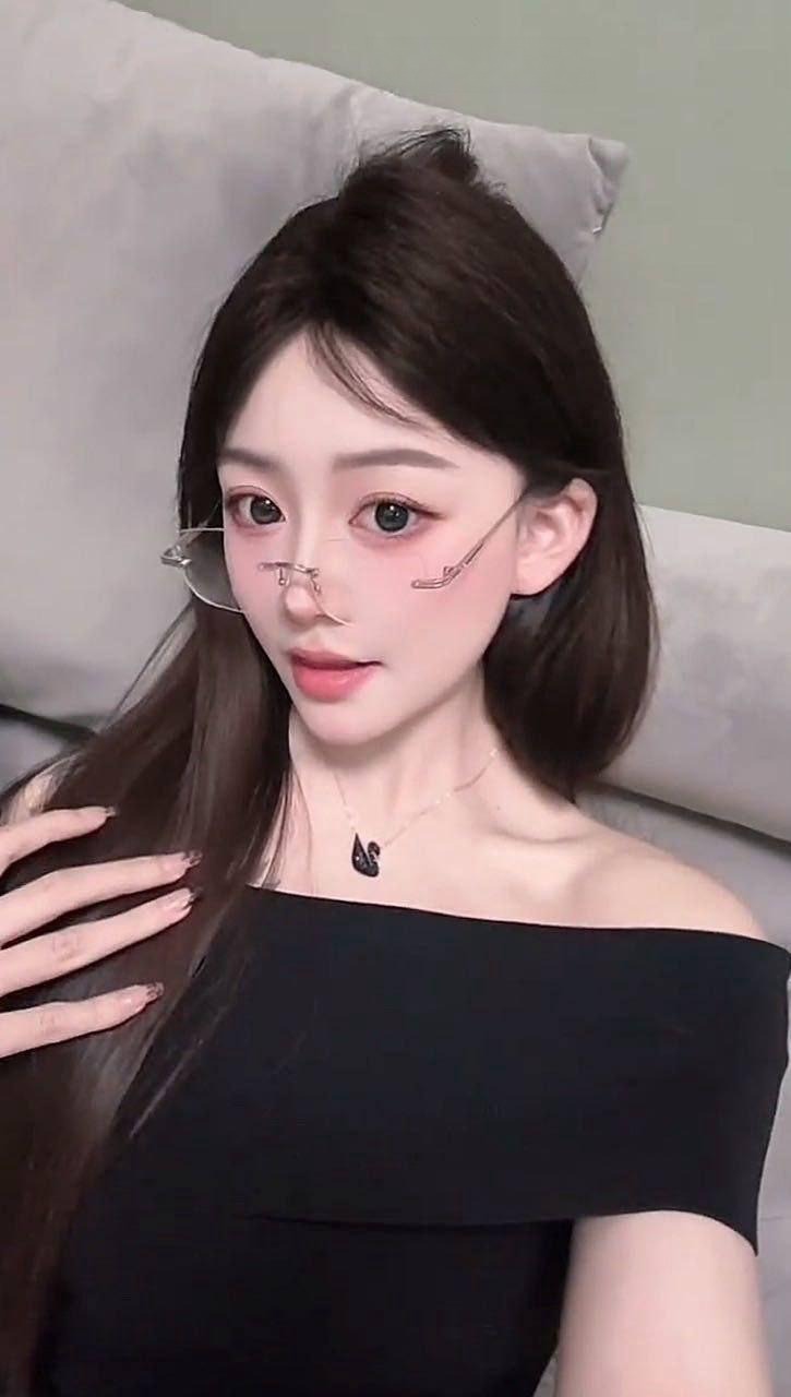 奶白纯欲小姐姐