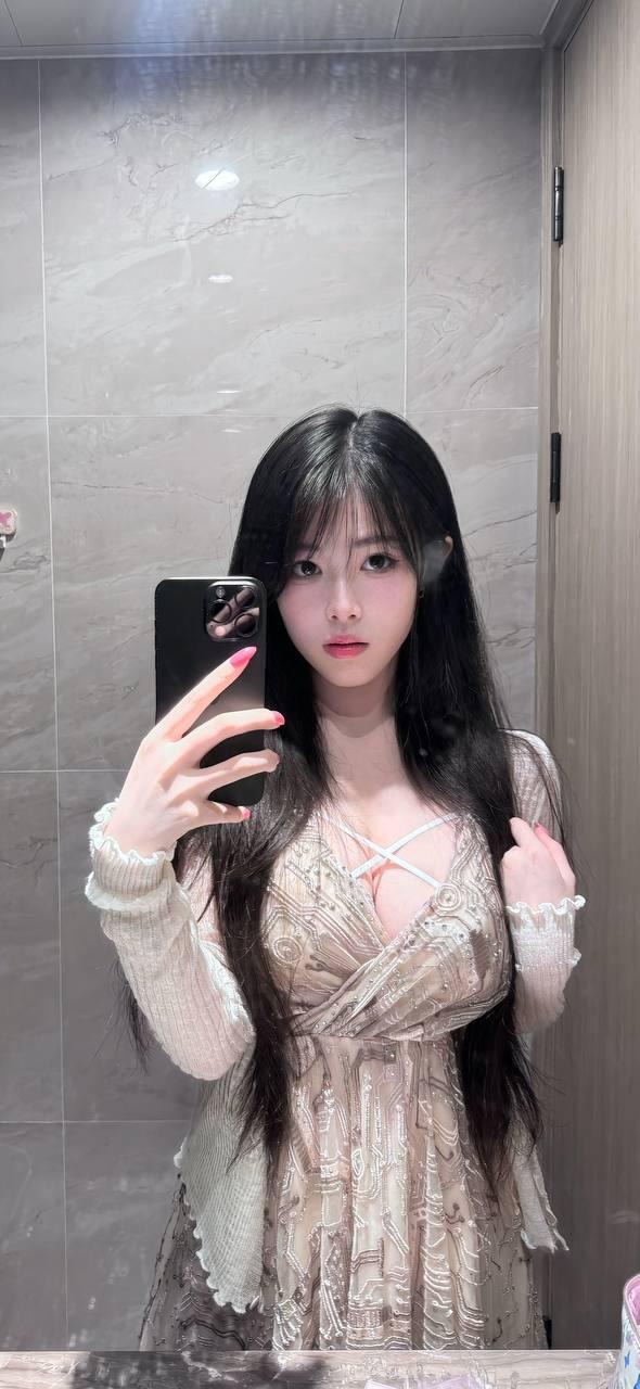 服务系一线天大奶妹