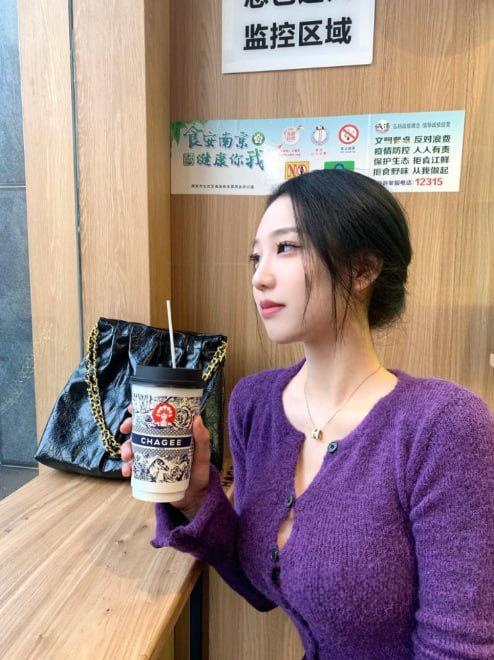 润州约的大奶妹