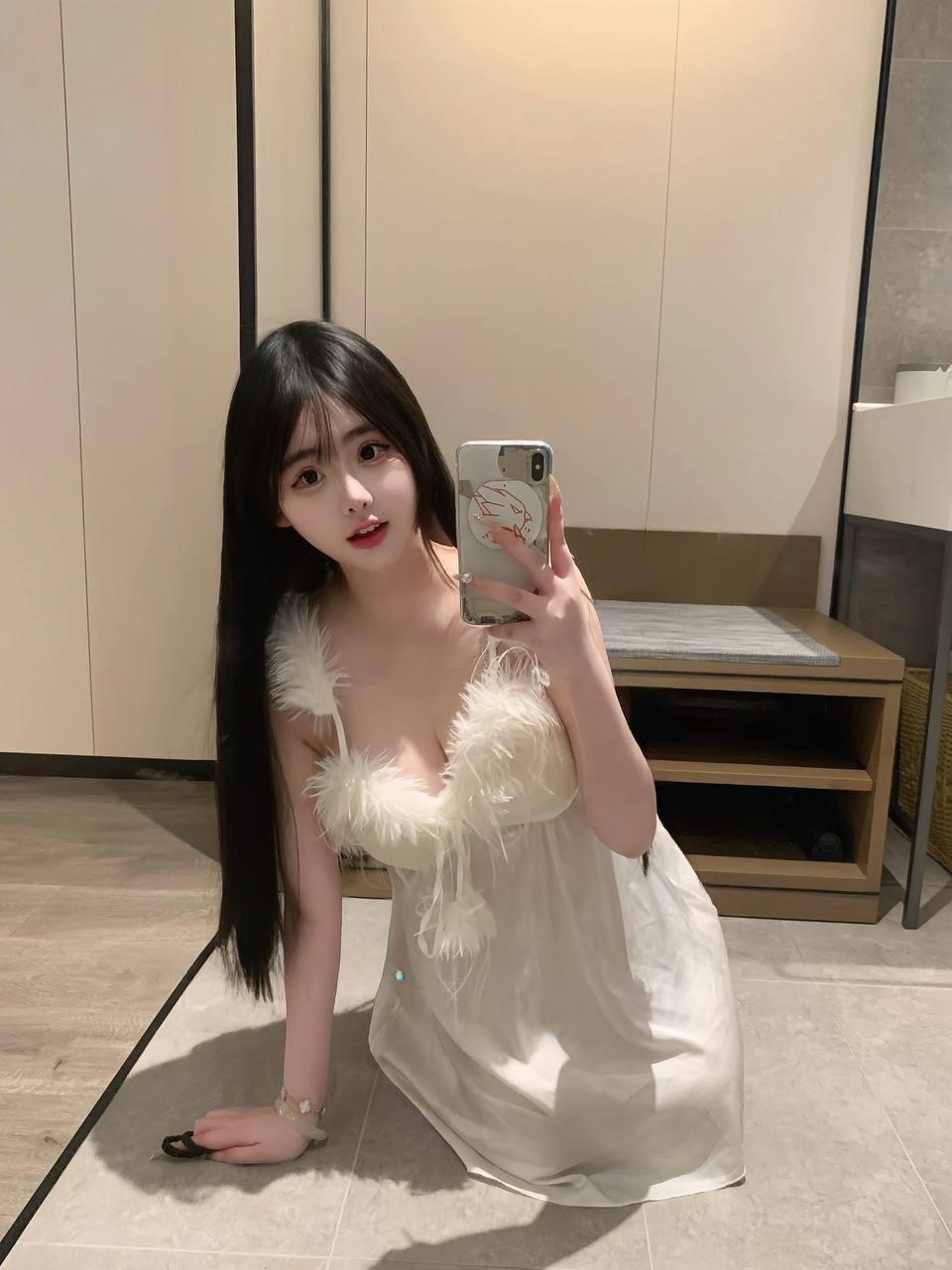 年轻小姑娘柔韧性足