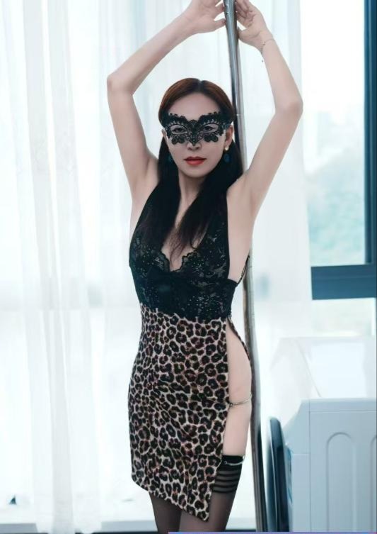 丝袜制服女王