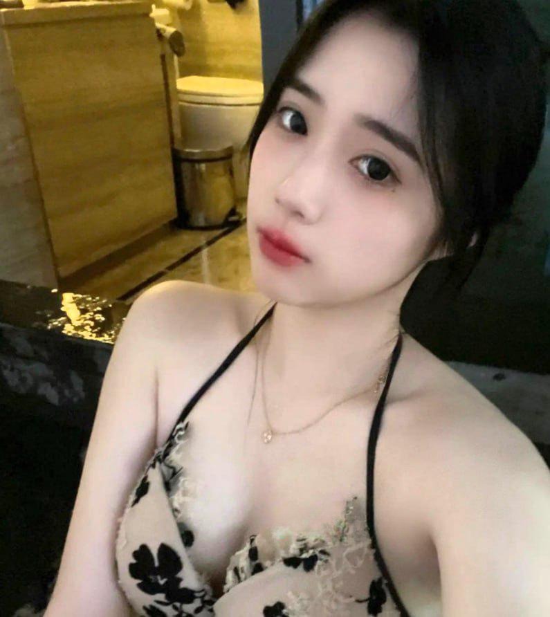 热情奔放小美妞