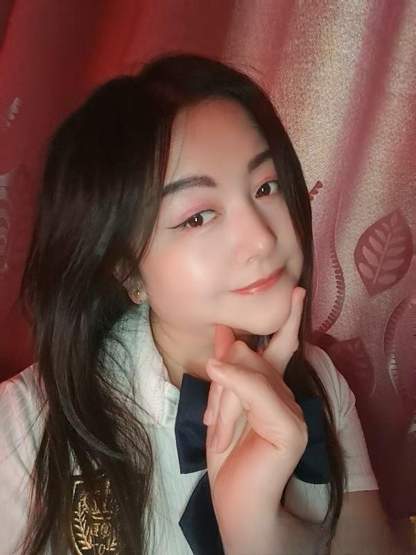 湖塘性感少妇白云