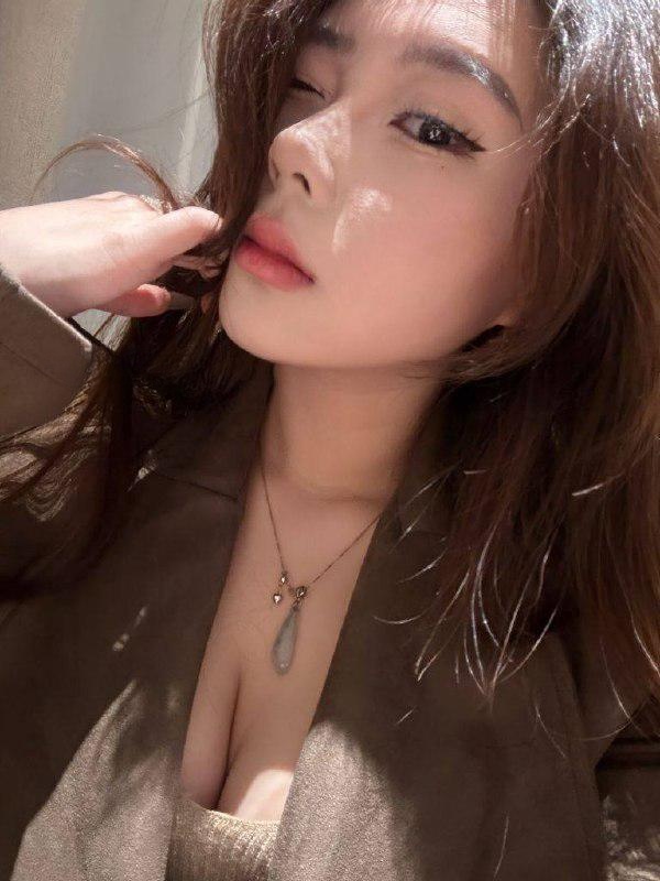 清纯水多妹子
