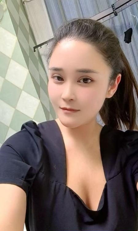 轻熟骚女瑶瑶