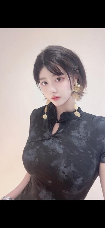 F奶短发大眼逸涵