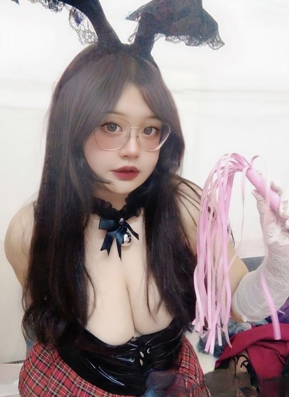 婺城E胸服务型团团