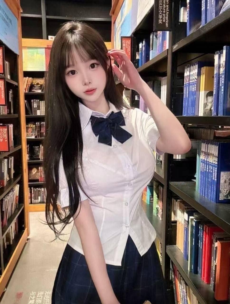 胸大柔软学生妹