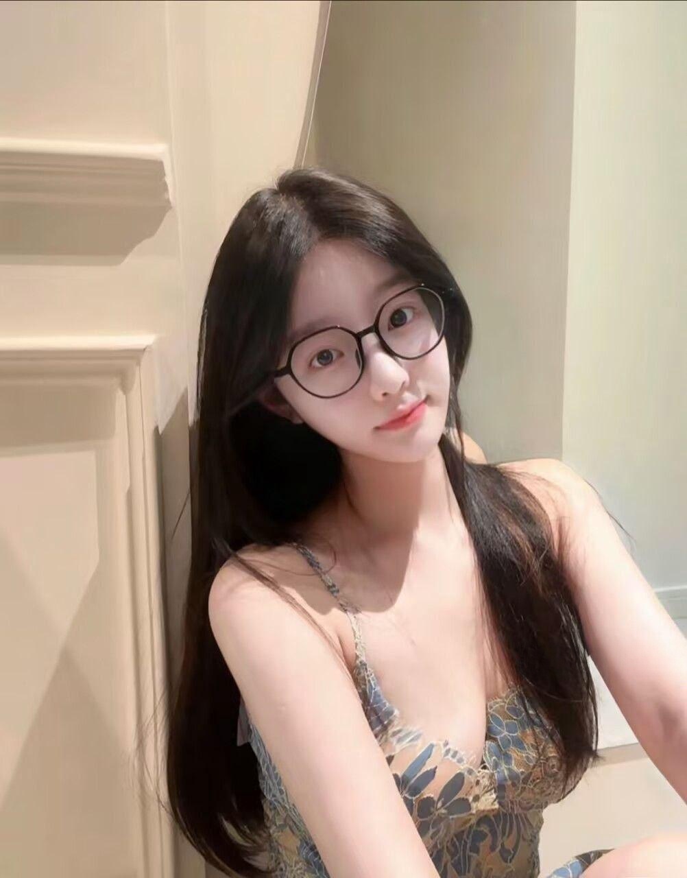 白嫩的小妹妹