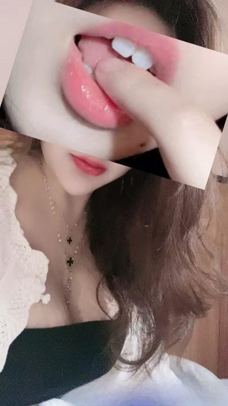 前凸后翘骚货