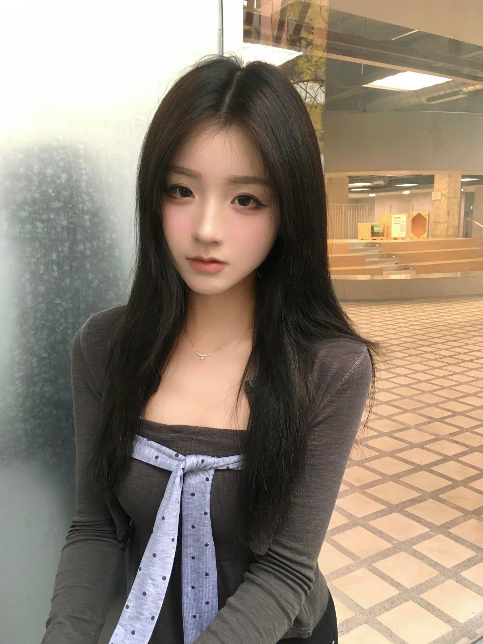 巨臀一线天少妇