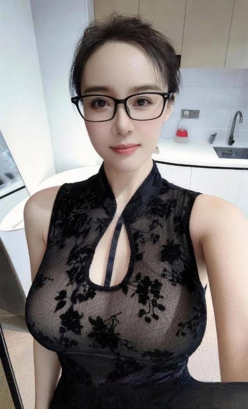 高挑服务系大胸老师