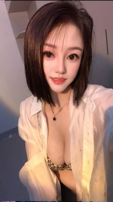 美胸短发妹程诺老师
