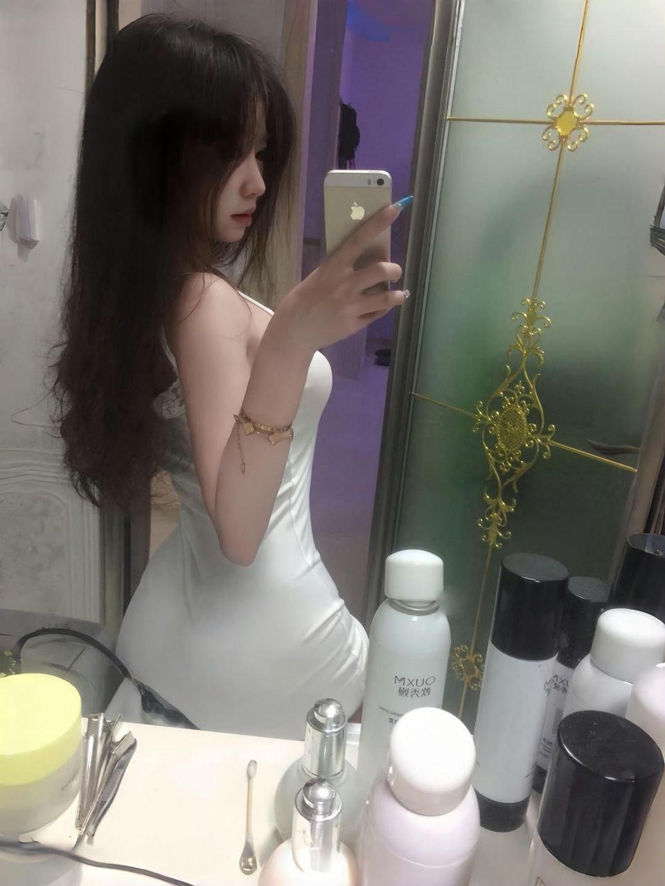 三点粉刚下海美少女