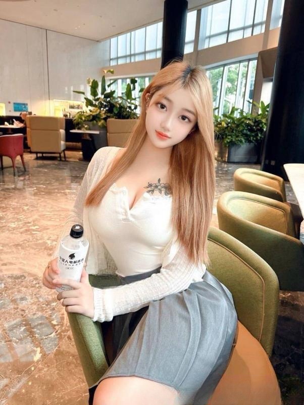 桐梓林吊钟大奶萱萱