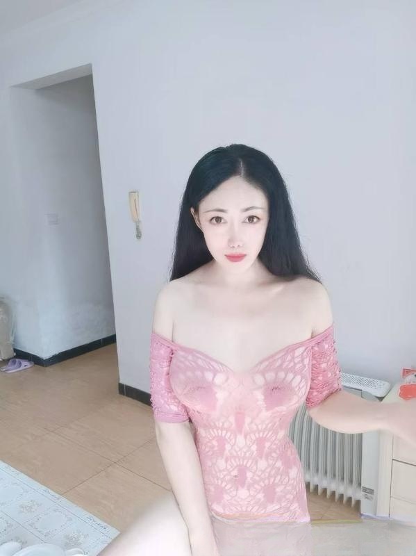 青羊身材苗条少妇