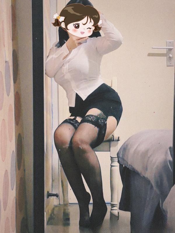 肥臀巨乳小酒