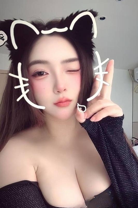 川音巨乳洛老师