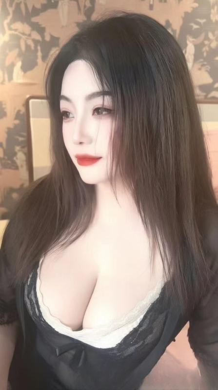 东湖丰满巨乳知夏