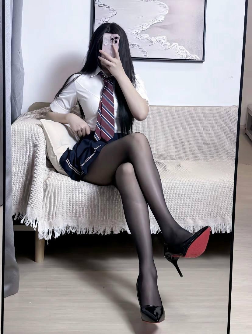 黑丝软软的很带劲