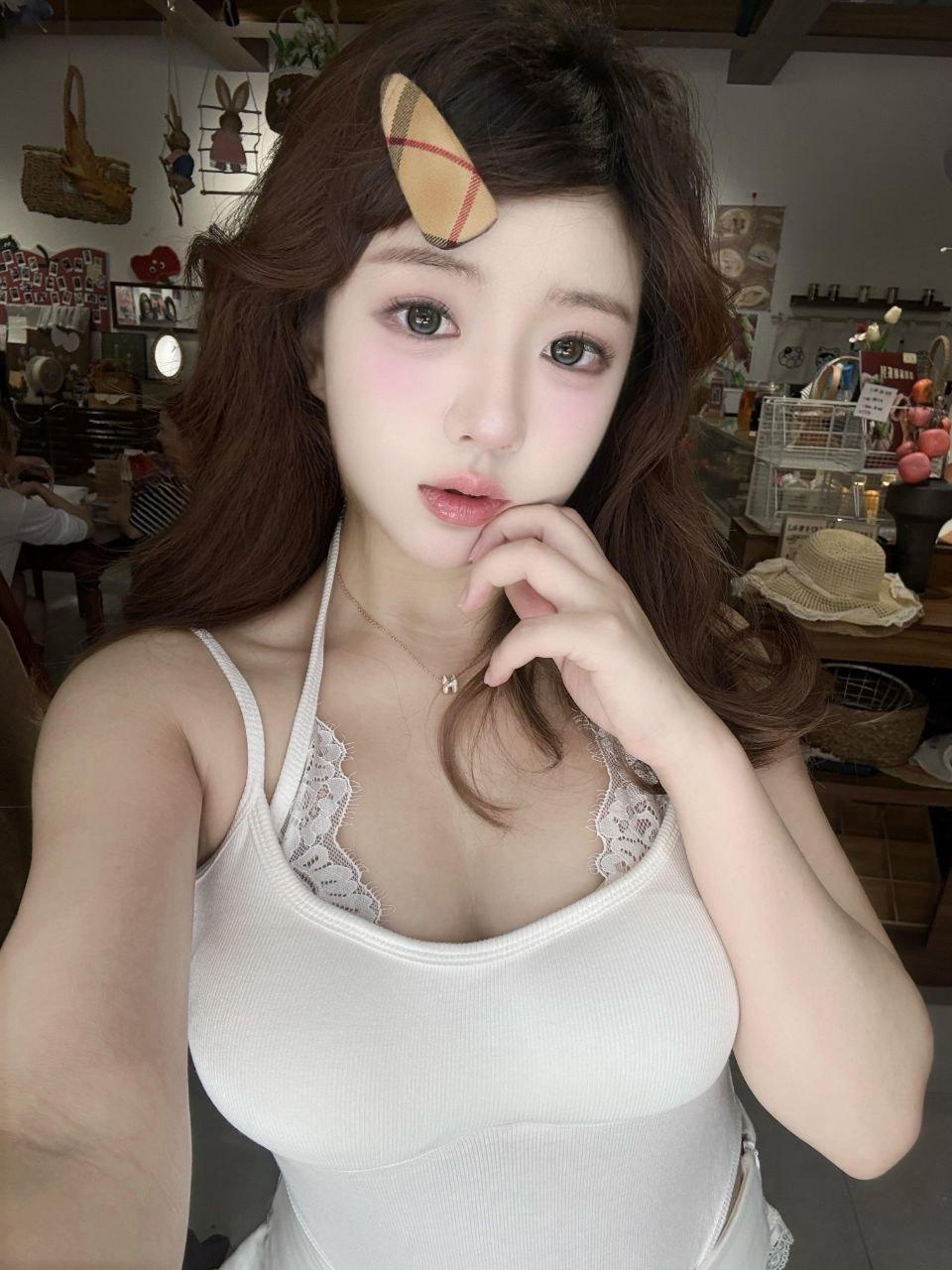 小嫩妹一个