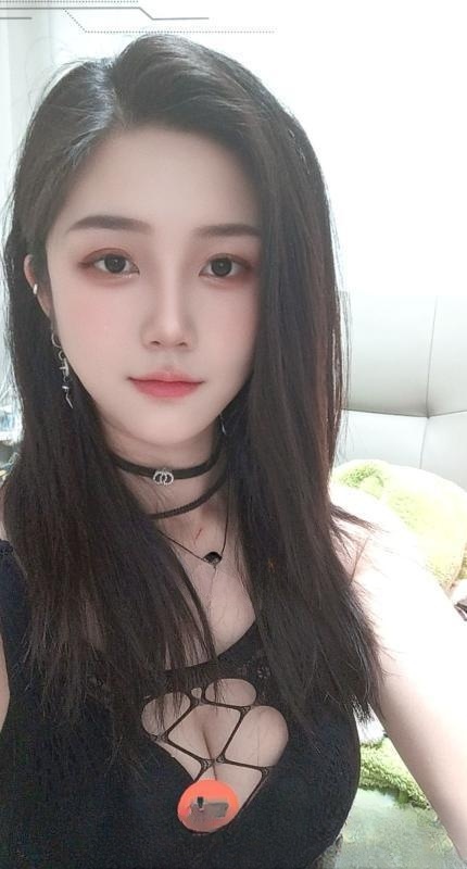 苗条纯御甜妹