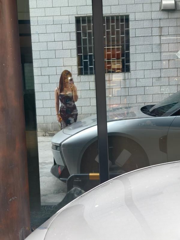 肥臀大奶美女