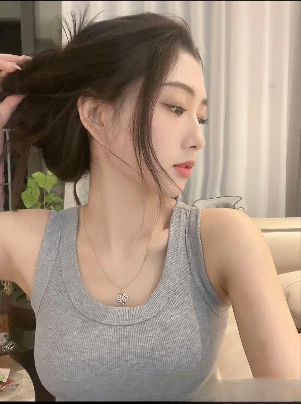 东莞美臀御姐李小璐