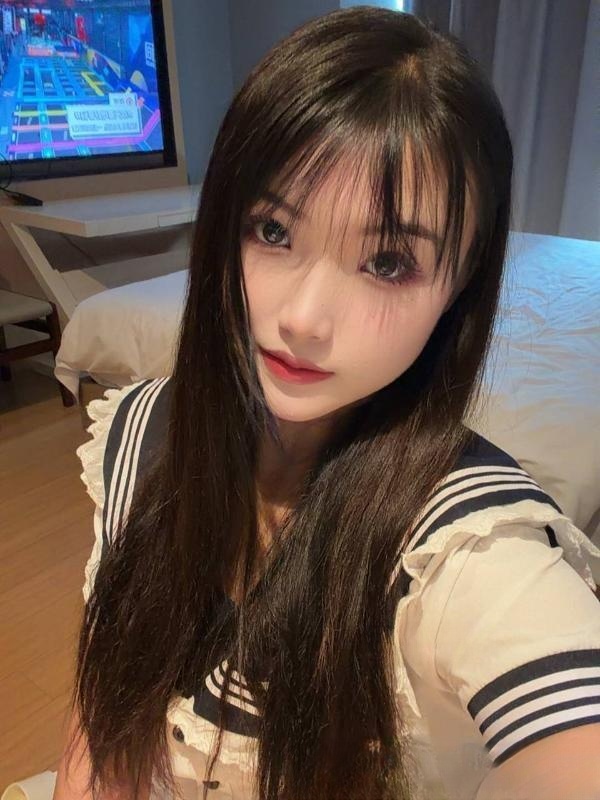 返食肤白小蛮腰星星