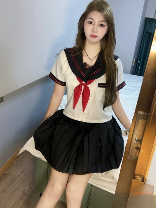 反差美女萌萌