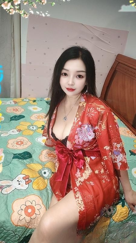 大胸饥渴风骚少妇