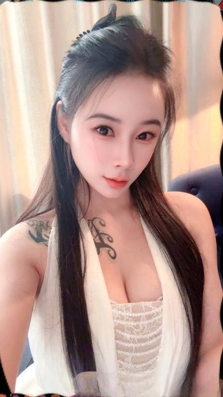 惠城舌吻反差靓御姐