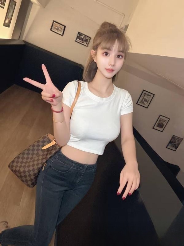 萧山肤白大奶颜值老师