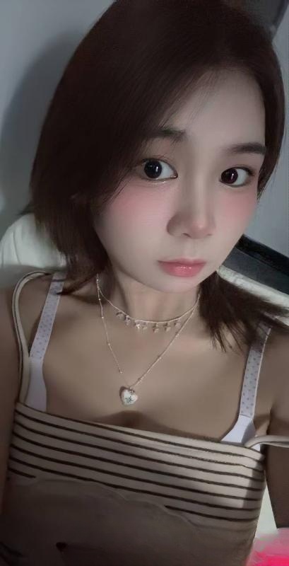 性感粉嫩多汁小骚货